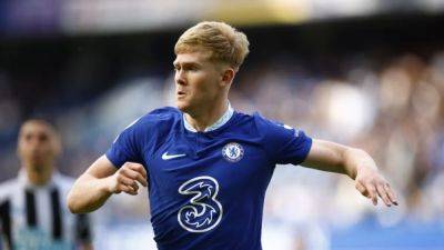 Newcastle sign Hall on loan from Chelsea