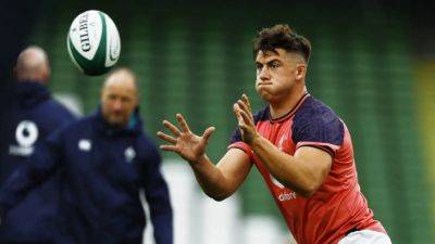 Ireland assessing injury to hooker as squad decamp to France