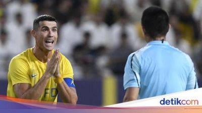 Cristiano Ronaldo - Marcelo Brozovic - Shabab Al-Ahli - Ronaldo Frustrasi: Berteriak di Depan Muka Wasit, Dorong Fans - sport.detik.com - Portugal - China