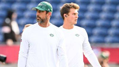 Aaron Rodgers - Star - 'Hard Knocks,' Week 3 - Rodgers razzes Wilson, Cobb shares news, more Jets moments - ESPN - espn.com - New York - county Wilson - county Green