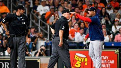 Alex Cora cursed at by Justin Verlander, ejected in Red Sox loss - ESPN