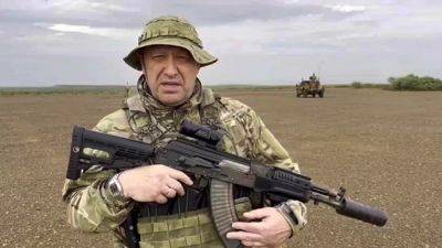 Breaking news. Wagner mercenary chief Yevgeny Prigozhin presumed dead in plane crash near Moscow