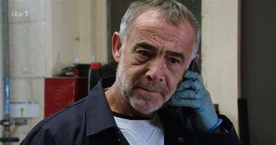 Coronation Street fans spot big hole in Kevin Webster 'Dad' comment