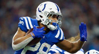 Jonathan Taylor - Star - Michael Conroy - Colts set trade deadline for Jonathan Taylor as star running back wants out of Indy: report - foxnews.com - state Indiana