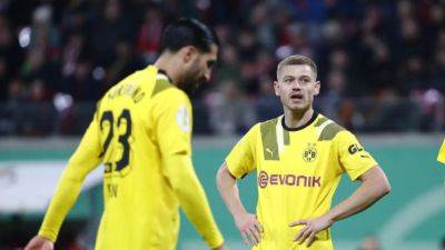 Borussia Dortmund's Ryerson doubtful for mini-derby at Bochum