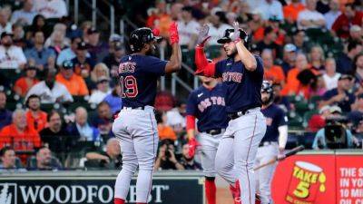 MLB roundup: Red Sox ring up 24 hits, pummel Astros 17-1