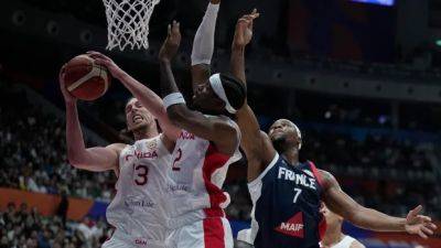 Canada makes statement with blowout victory over France in basketball World Cup opener