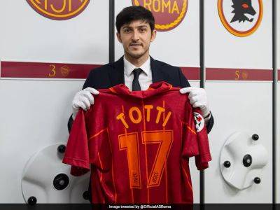 Roma Sign Iran's Sardar Azmoun With Romelu Lukaku Talks Ongoing