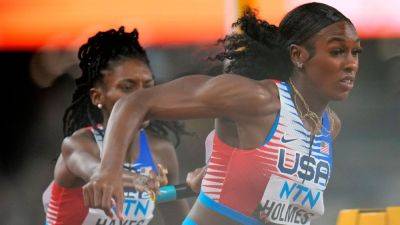 U.S. women disqualified from 4x400m relay after baton fail - ESPN