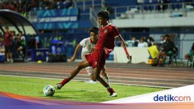 Viral, Pemain Vietnam Sengaja Sikut Kepala Bek Indonesia? - sport.detik.com - Indonesia - Vietnam - Malaysia