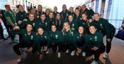Huge crowd turns out to welcome home Ireland's World Cup squad