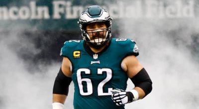 Jason Kelce’s wife dismisses parenting criticism after viral video from Eagles’ training camp