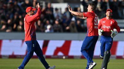 Brydon Carse Strikes On Debut As England Win New Zealand T20I Opener