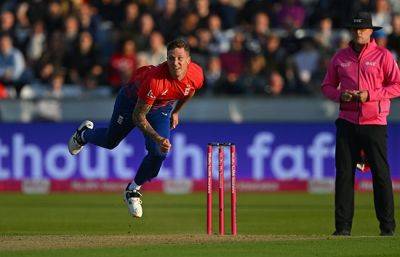 Dawid Malan - Jonny Bairstow - Jos Buttler - Liam Livingstone - Harry Brook - Tim Southee - Adam Milne - SA-born Carse strikes on debut as England cruise past Black Caps in T20 opener - news24.com - South Africa - New Zealand - India