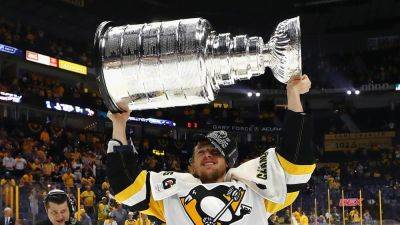 Two-time Stanley Cup champion retires after 11 seasons in the NHL over ‘severe’ eye injury
