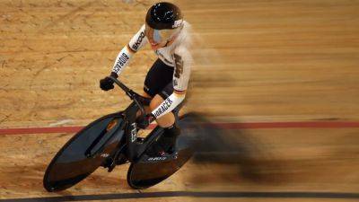 Hinze powers to second gold of world championships