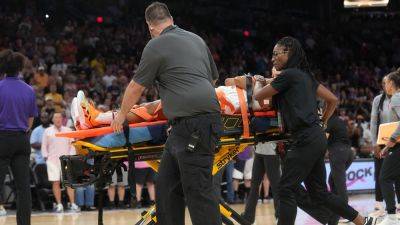 Ross D.Franklin - Mercury's Shey Peddy leaves floor on stretcher in scary scene after getting hit by elbow - foxnews.com - Usa - Washington - state Arizona