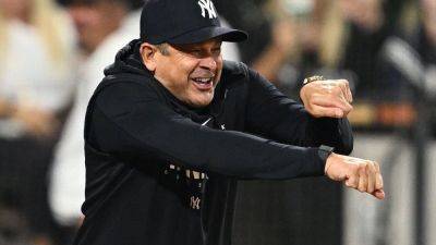 Aaron Boone - Yankees' Aaron Boone mimics ump after AL-leading 6th ejection - ESPN - espn.com - Usa - New York - county White