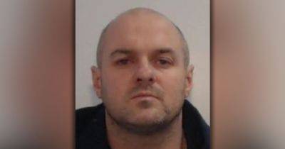 Drugs boss brought down by kitchen picture after buying terrifying £10k machine gun