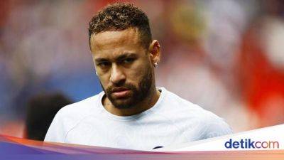 Ayah Neymar Bantah Putranya Ingin Tinggalkan PSG