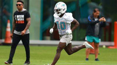 Dolphins’ Tyreek Hill supports Eric Bieniemy after intense coaching style draws concern