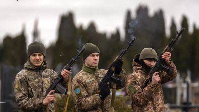 Ukraine war: Poland doubles border troops, Russia vows response to Western 'threats', drone attacks - euronews.com - Russia - Sweden - Finland - Ukraine - Belarus - Poland - Lithuania