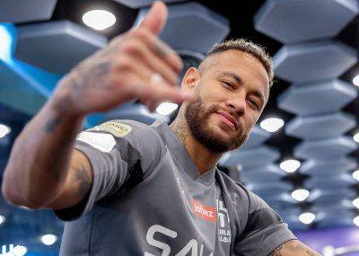 From Santos to PSG, Neymar's memorable debuts ahead of potential Al Hilal bow - thenationalnews.com - Brazil - Saudi Arabia