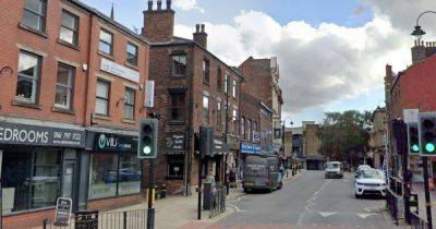 Man in hospital after fight outside town centre bar - manchestereveningnews.co.uk