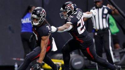 Falcons running backs score 3 touchdowns to lead Atlanta over Panthers in Week 1