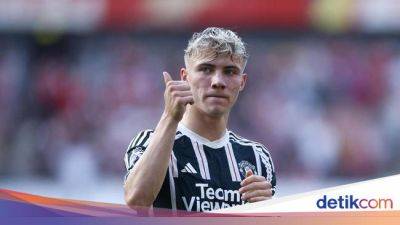 Rasmus Hojlund - MU Baru Bisa Jualan Jersey Rasmus Hojlund, Terkendala Huruf! - sport.detik.com - Denmark - Jersey