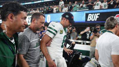Aaron Rodgers - Rodgers hobbles off but Jets edge out Bills - rte.ie - Usa - New York - county Wilson - county Garrett