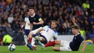 England cruise to victory in Scotland