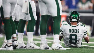 Aaron Rodgers - Robert Saleh - Michael Owens - Jets head coach dismisses notion that MetLife Stadium turf caused Aaron Rodgers' injury - foxnews.com - New York - state New Jersey - county Rutherford