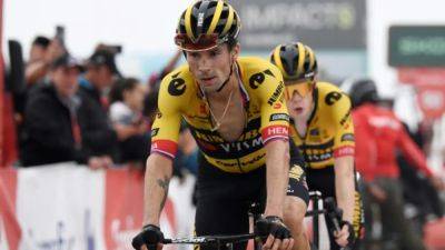 American Kuss clings on to Vuelta lead on Queen stage