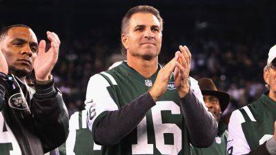 Ex-Jets quarterback who suffered eerily similar injury to Aaron Rodgers says team will 'shock a lot of people'