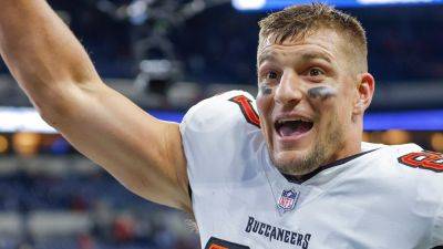 Rob Gronkowski - Michael Hickey - Star - Rob Gronkowski appears to take stance after being asked 'should men be allowed to play women’s sports' - foxnews.com - Jordan - county Bay