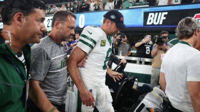 Jets QB Aaron Rodgers says surgery for torn Achilles 'went great' - ESPN