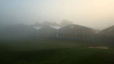 Shane Lowry - Play delayed at Wentworth due to heavy fog - rte.ie - Denmark