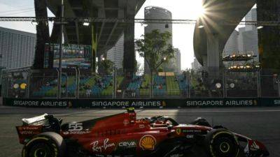 Max Verstappen - Lewis Hamilton - George Russell - Sergio Perez - Charles Leclerc - Carlos Sainz - Oscar Piastri - Sainz fastest ahead of Singapore GP qualifying, Verstappen fourth - channelnewsasia.com - Mexico - Singapore