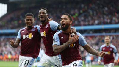 Late goal flurry earns Villa 3-1 win over Palace