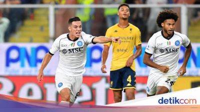 Alex Meret - Giacomo Raspadori - Genoa Vs Napoli Tuntas 2-2 - sport.detik.com