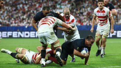 England close on quarter-finals with 34-12 win over Japan