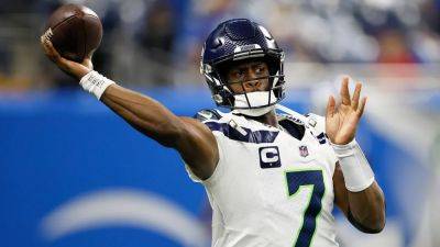 Pete Carroll - NFL ref hits Seahawks' Geno Smith with great line as QB protests penalty: 'I’m talking to America here' - foxnews.com - Usa - county Smith