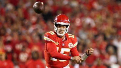 Chiefs' Patrick Mahomes gets historic payday with restructuring - ESPN