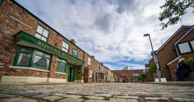 Coronation Street fans fume over shake-up as schedule changes continue for next two weeks - when ITV soap is on