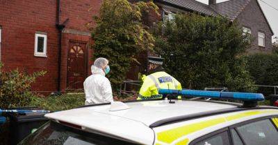Mark Davis - LIVE: Police and forensics on scene as murder probe launched after death of woman - latest updates - manchestereveningnews.co.uk