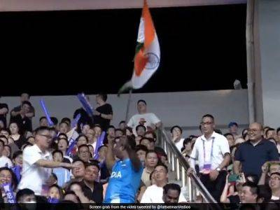 Sunil Chhetri - Asian games 2023 - Watch: Fan Celebrating India's Goal vs Hosts China At Asian Games Told To Sit Down. Then This Happens - sports.ndtv.com - China - India - Bangladesh - Burma