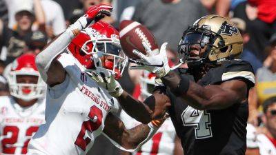 Purdue’s Deion Burks bounces off Fresno State defenders, breaks loose for an incredible touchdown - foxnews.com - Usa - state Indiana - state Michigan - state Illinois - county Fresno