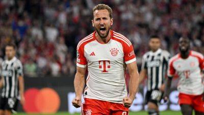 Bayern Munich beat Manchester United despite late drama