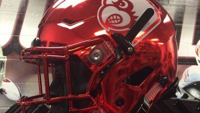 Police thank Louisville players for help in rescue of overturned car - ESPN - espn.com